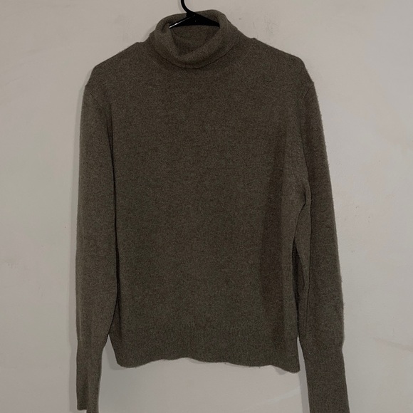 Nili Lotan Sweaters - Nili Lotan cashmere turtleneck sweater large